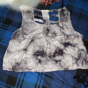 Crop top  grey and black tie dye shirt